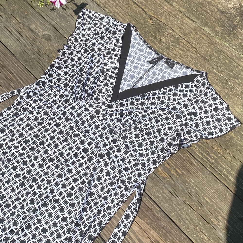 New Directions Geometric Black and White dress size Large